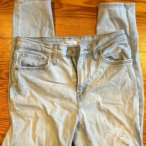 Distressed Levi’s High Rise Skinny Jeans